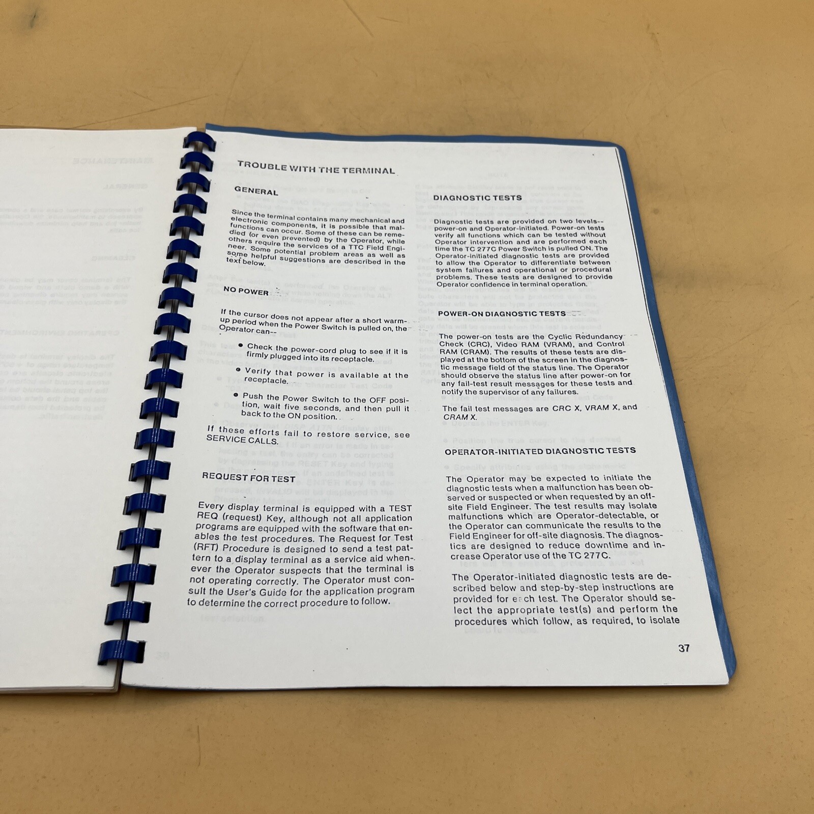 Telex Terminal Communications TC 277C Keyboard Display Terminal Operators Manual