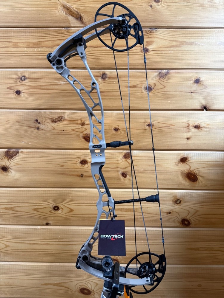 Bowtech Solution LS - Right Hand - 70lbs - 24.5"-30" - Sandstone - A14734