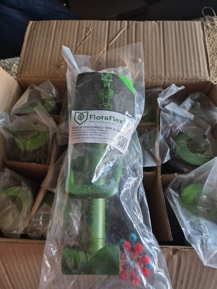 Flora Flex quick disconnect pipe system 3/4' T/Elbow fitting 12ct. NEW