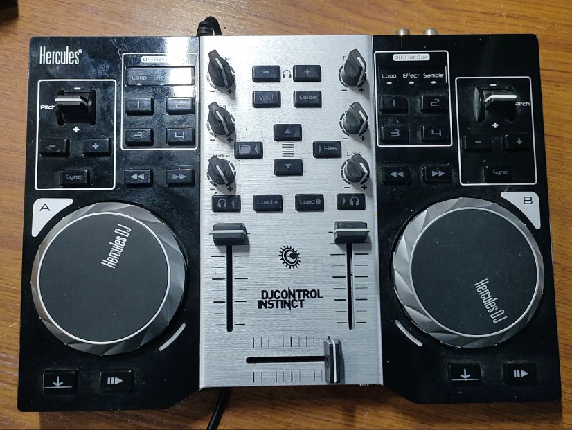 1pcs Hercules DJControl Instinct Mixer Console