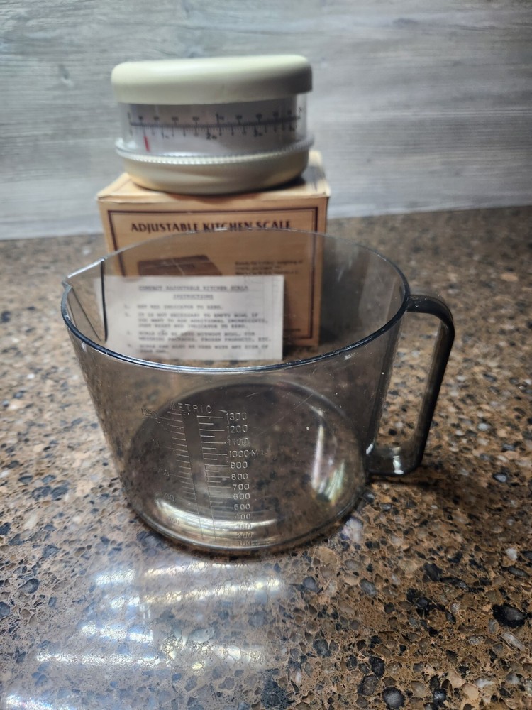 Kitchen Scale Adjustable Lightweight Plastic With 40 Oz. Pourable Measuring Cup