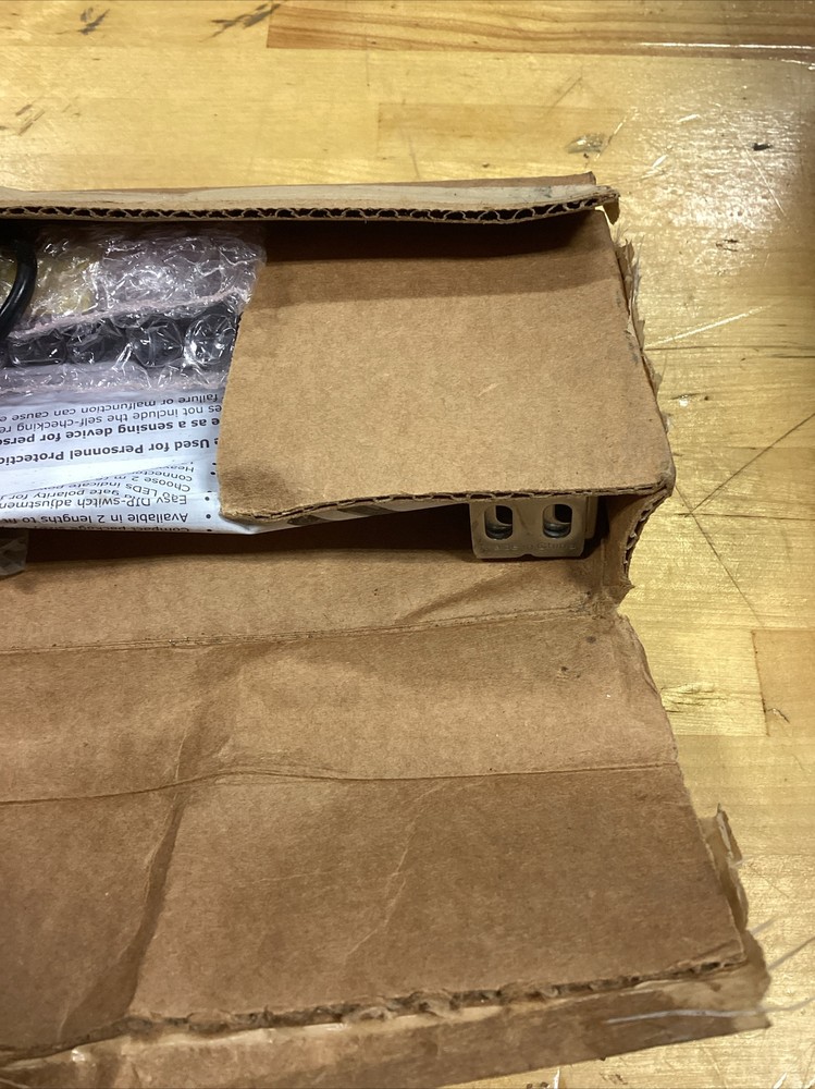 Banner Engineering PVD100Q-76605 Photoelectric Array Sensor