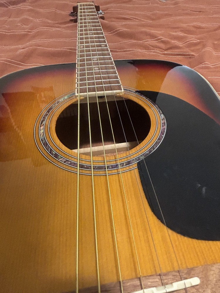 Used Mitchell D120SB Acoustic Guitar (+Capo)