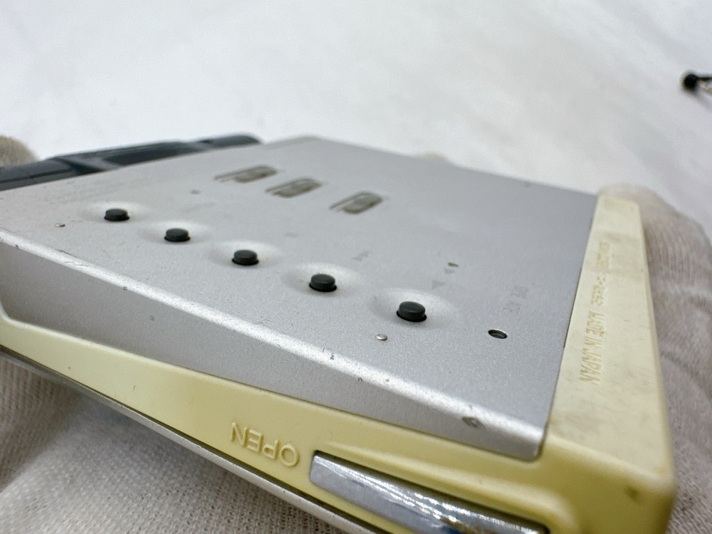 Sony MZ-E75 Walkman MiniDisc MD Player Silver with Remote - Tested & Working