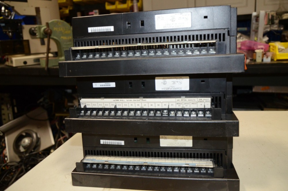 GE Fanuc 90-20 CPU211 PLC Programmable Controller IC692CPU211 IC692MDR541