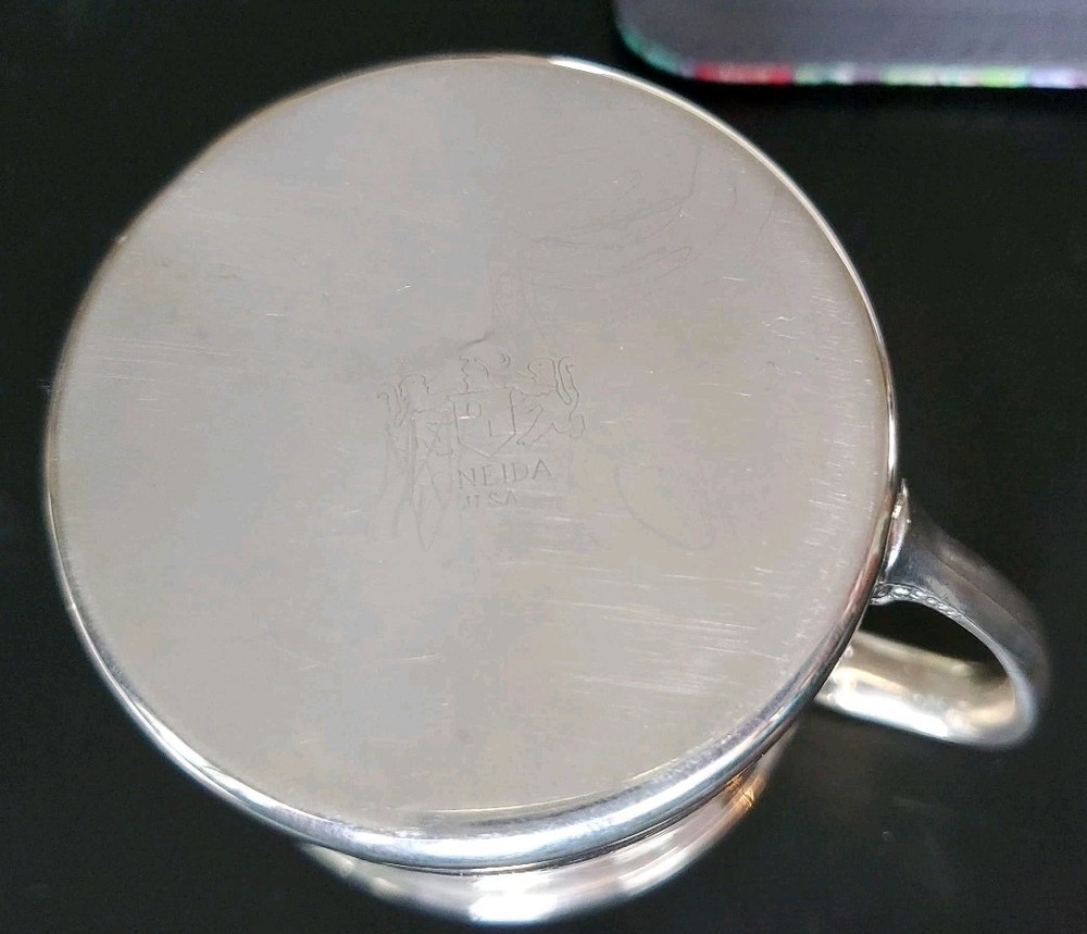 Vintage Oneida Silverplate Baby's Alphabet Cup Child Children Nice shape