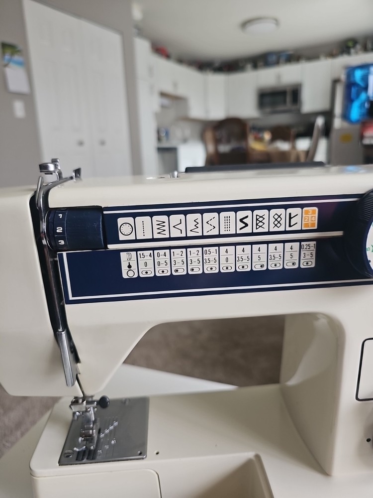 Elgin Sewing Machine Model 999F Deluxe ZigZag Tested Works