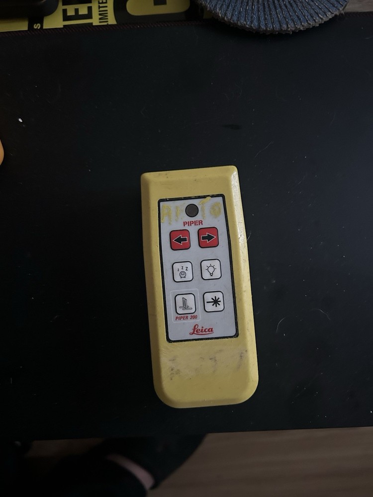 laser presentation remote Controller 1)pipe Laser Leica!! (2) Remote Controls R