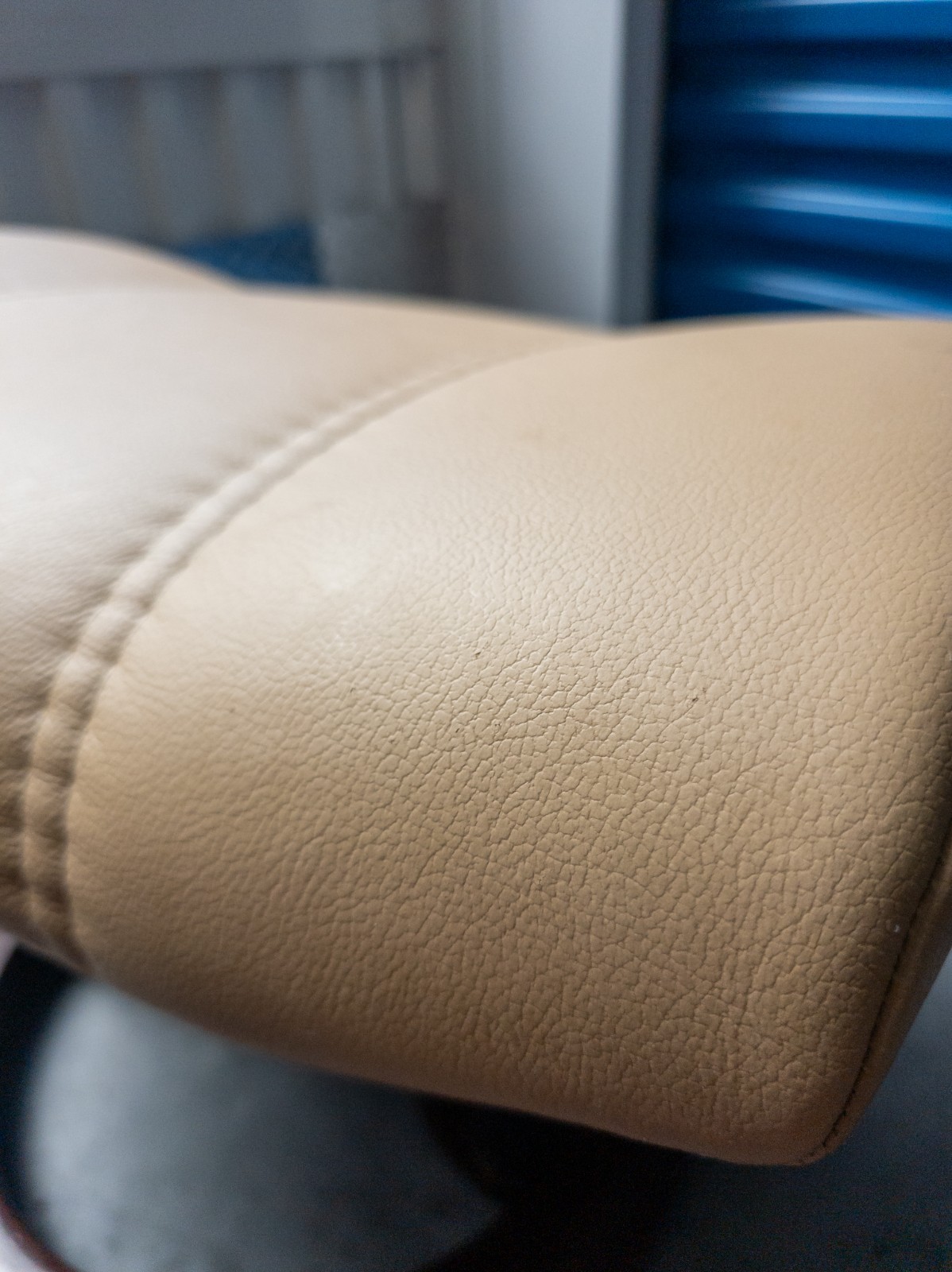 Ekornes Stressless Batick Latte Colored Leather Ottoman | Tilt Function