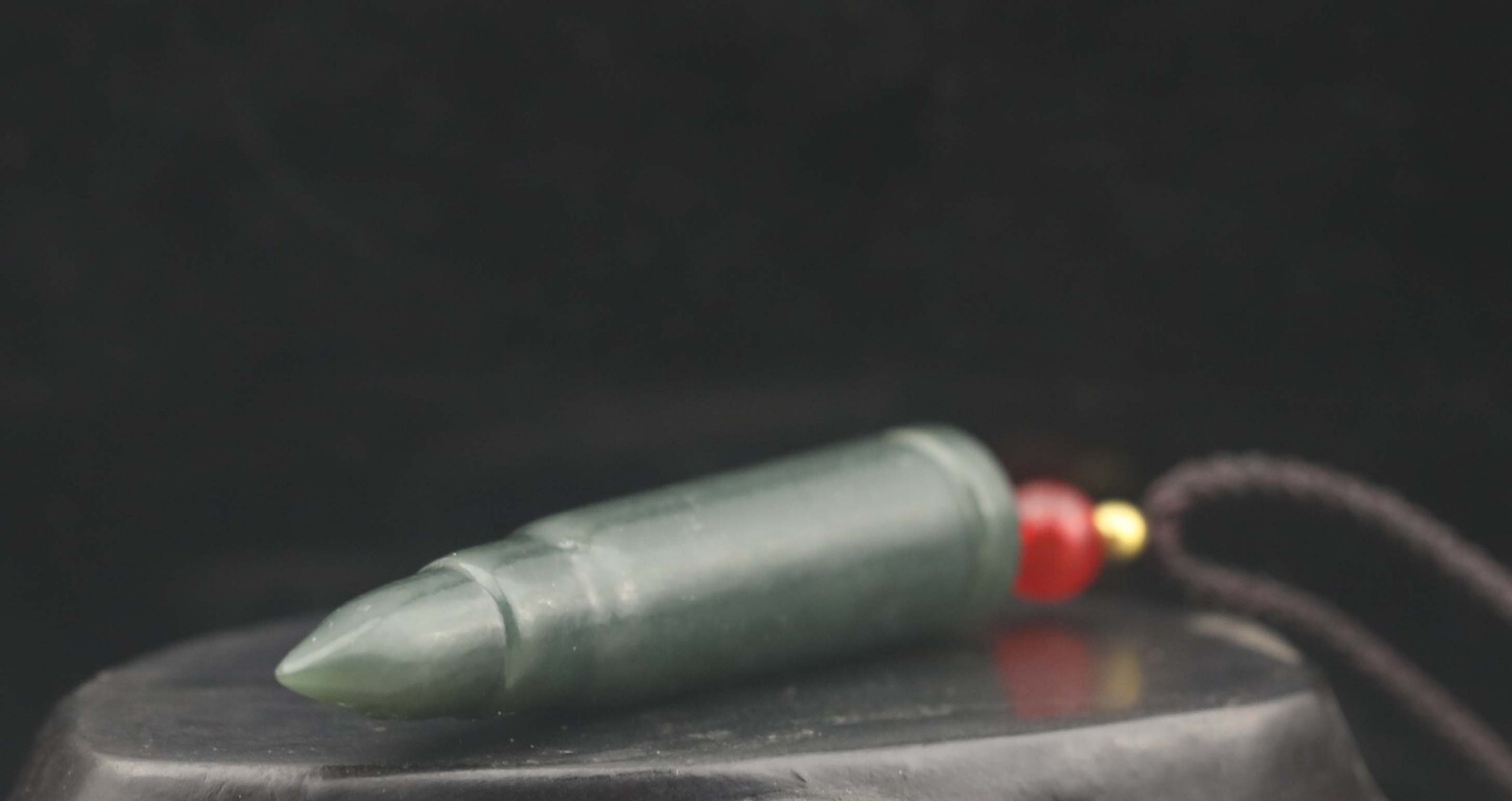 China Old Natural hetian Jade Hand Carved Statue pendant