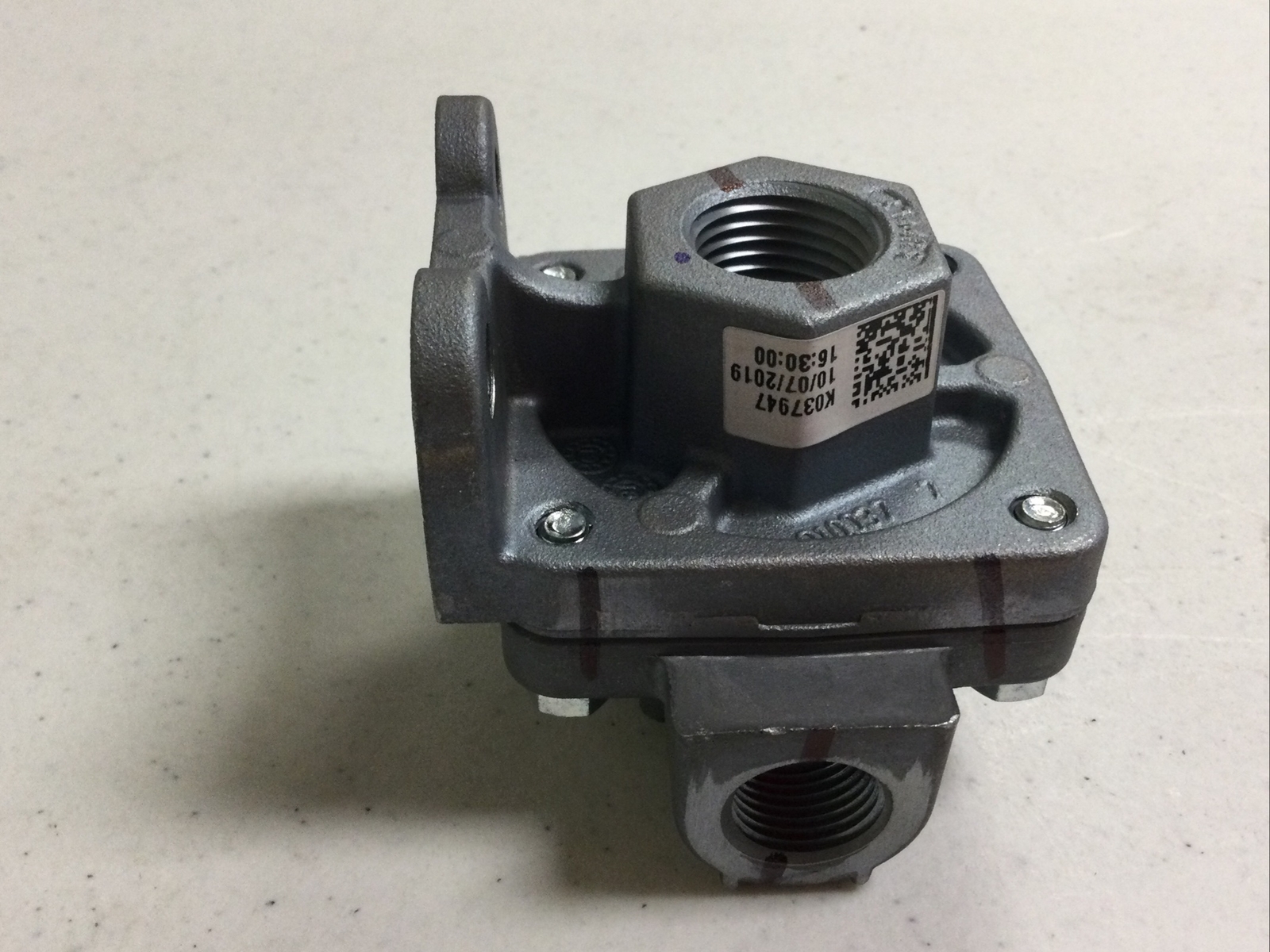 NEW, BENDIX 229860N K037947 QUICK RELEASE VALVE, FREE SHIPPING