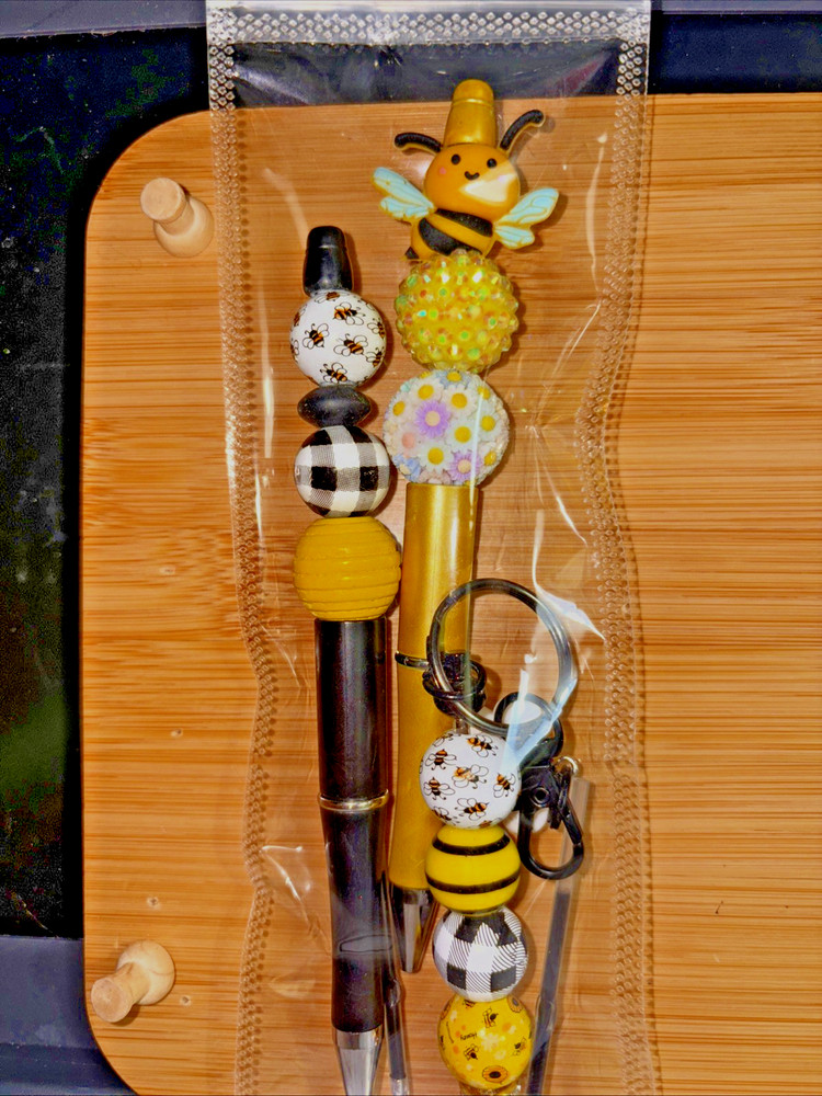 HAND MADE BEAD PENS & BEAD KEY CHAIN - & INK REFILLS- BEE-