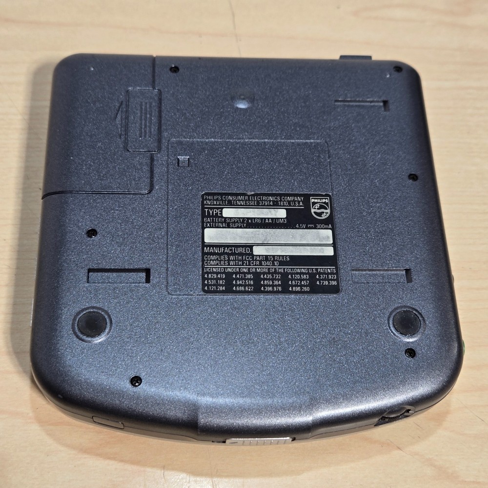 Philips EXP103 eXpanium Portable MP3-CD Player with 45-Second Anti-Skip