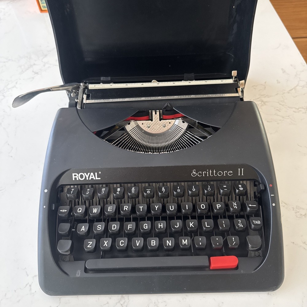 Royal Scrittore II Typewriter