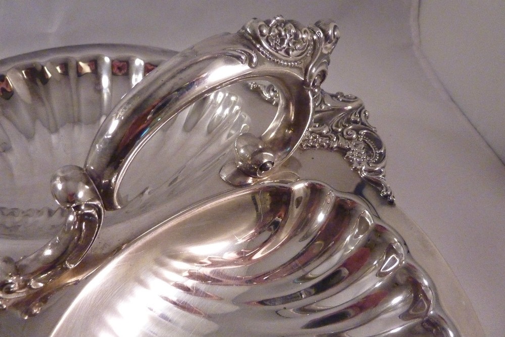 BON BON BOWL - BAROQUE 3-SECTION - WALLACE SILVERPLATE