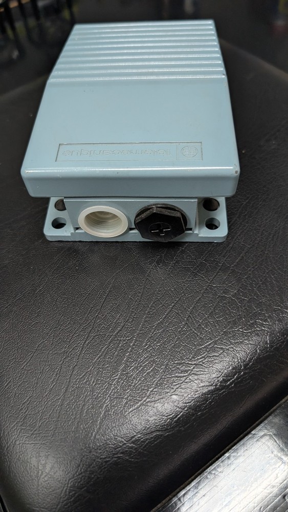 Telemecanique XPE-111 Foot Switch