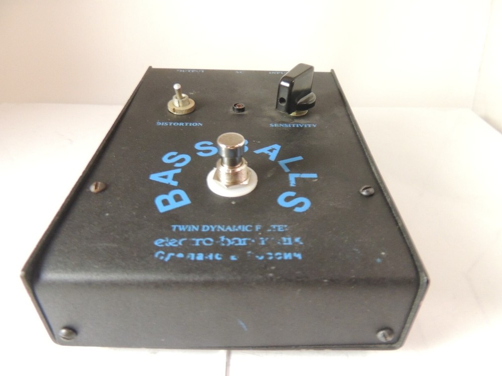 Electro Harmonix Sovtek BassBalls Bass Envelope Filter Effects Pedal Black Box