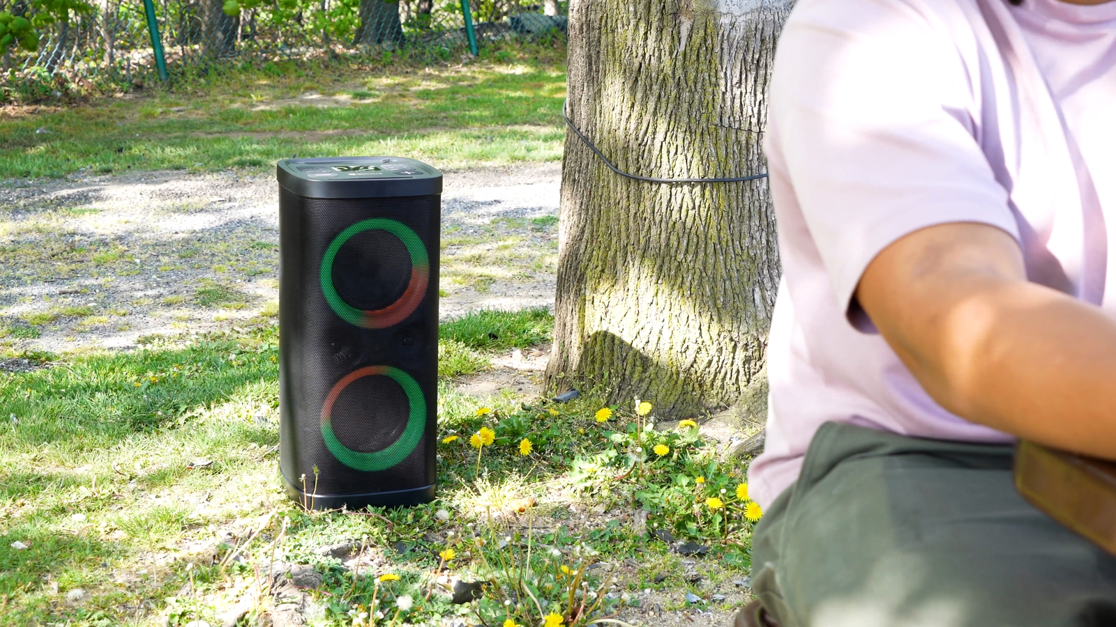 Rockville BASS PARTY 65 V2 1200w Battery Powered LED Bluetooth Speaker Mic Input