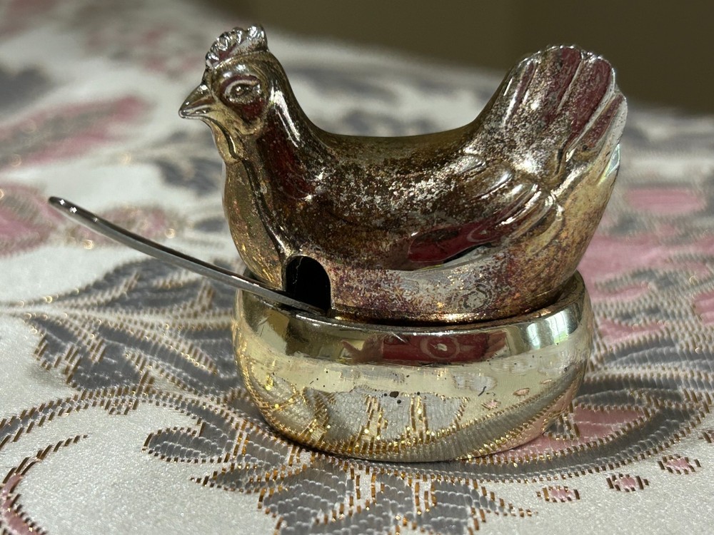 Wm  Rogers  Silver Nesting Chicken - Salt  Cellar  - with Spoon - 18-8