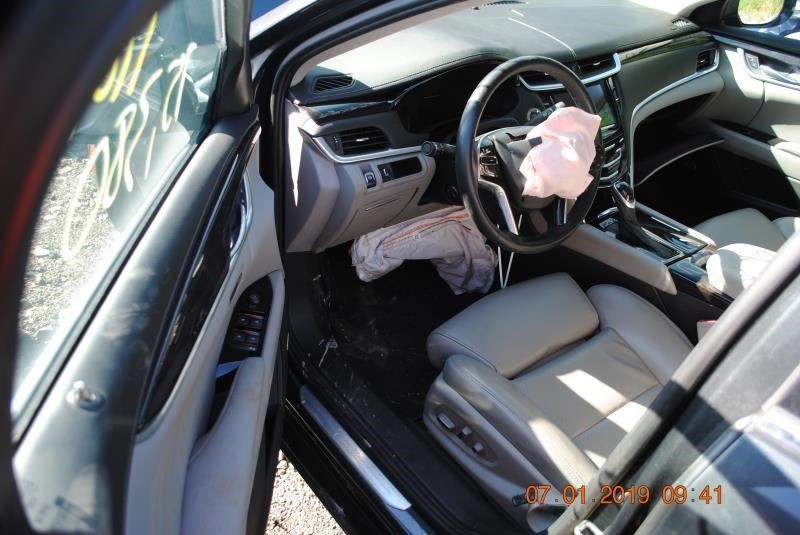 Camera/Projector Front View Camera Windshield Mounted Fits 13-14 SRX 680151