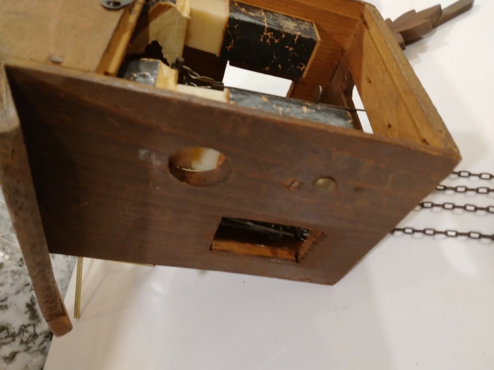 VINTAGE BLACK FOREST CUCKOO CLOCK