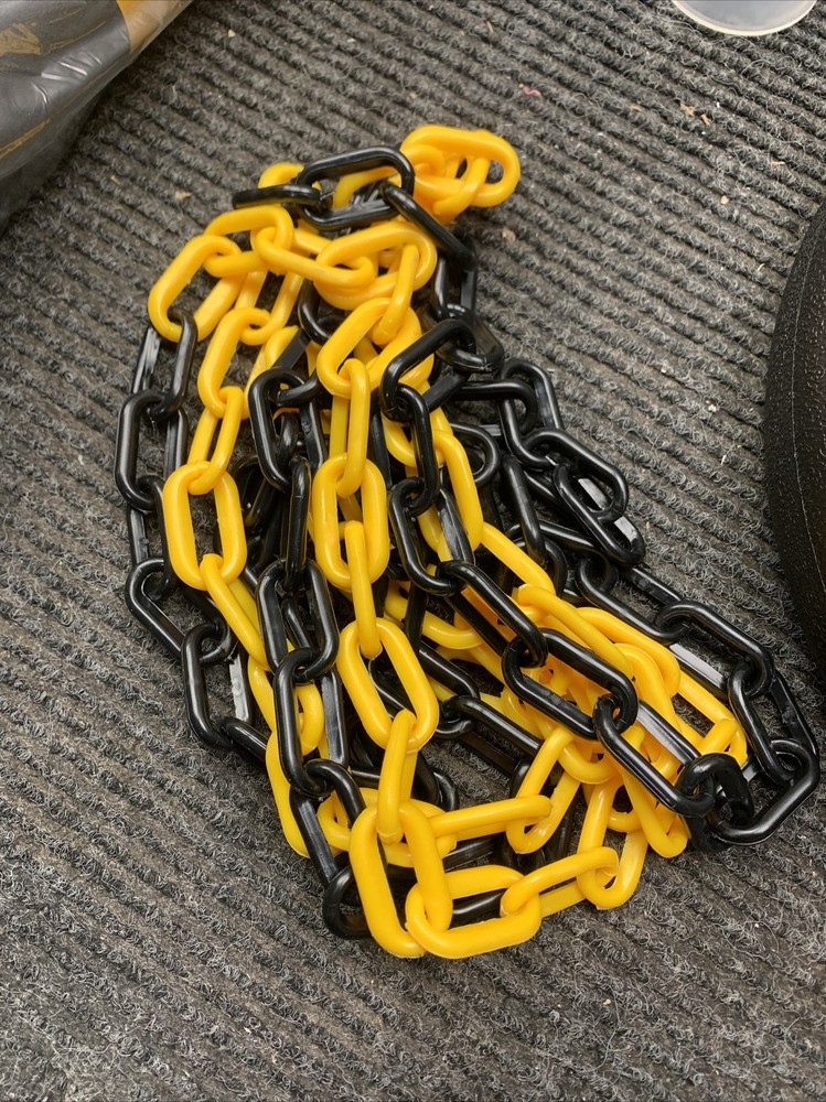 Costway 4Pc Set Plastic Stanchion Chain C-Hooks Fillable Base Crowd Control