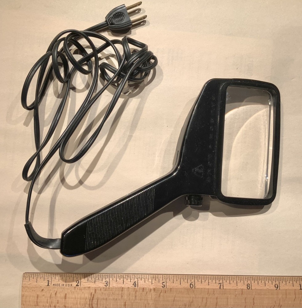 Bausch & Lomb Illuminated Rectangular Reader Magnifier
