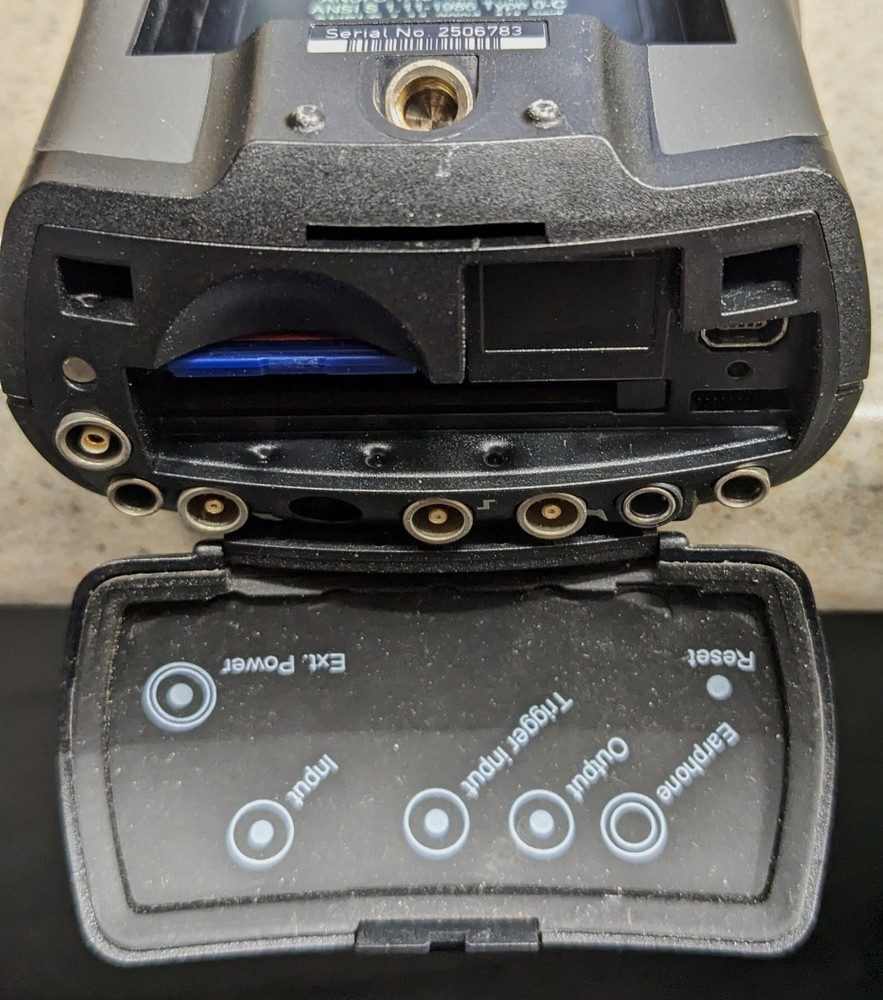 Bruel & Kjaer B&K 2250 Sound Level Meter Analyzer