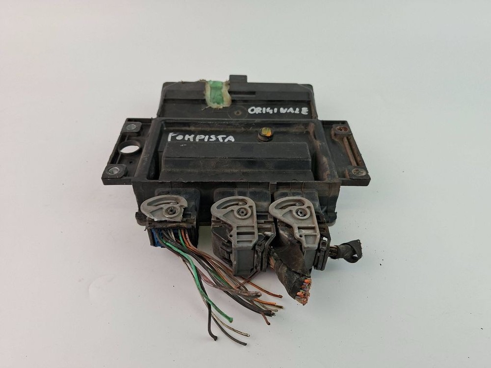 Renault Modus 2005 Engine Control Module 8200430215 kW BVV2967
