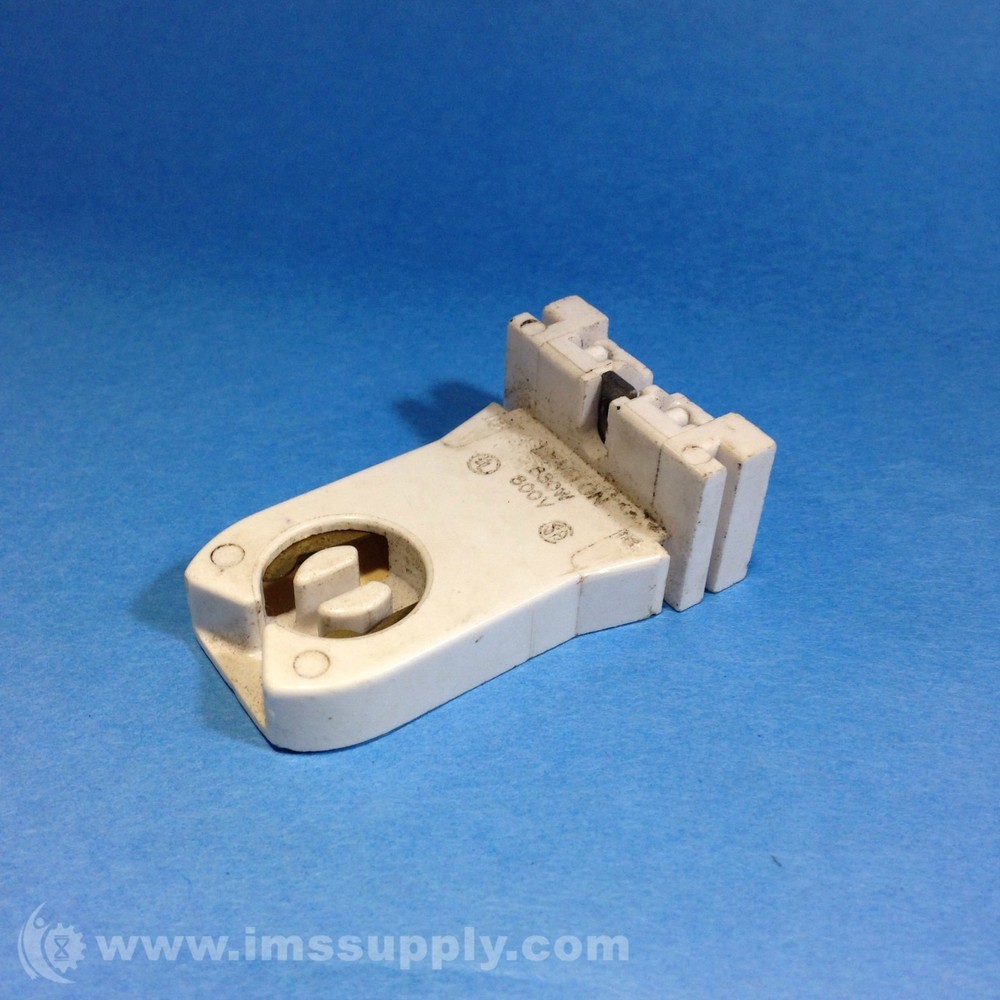 Leviton 104-13357 Turn Type Lamp Holder USIP