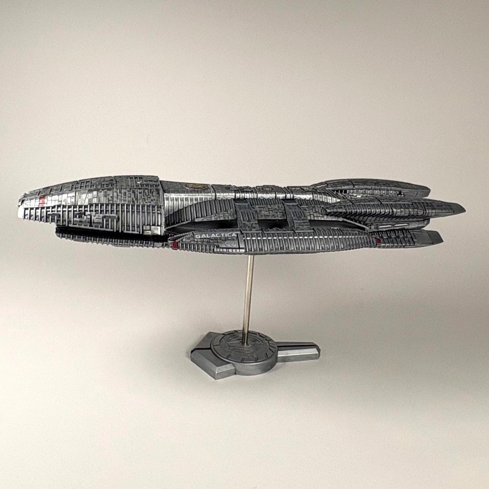 Battlestar Galactica Moebius Model in 1/4105 Scale