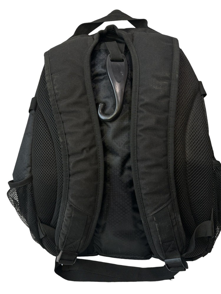 ATHLETICO Black Bat Backpack
