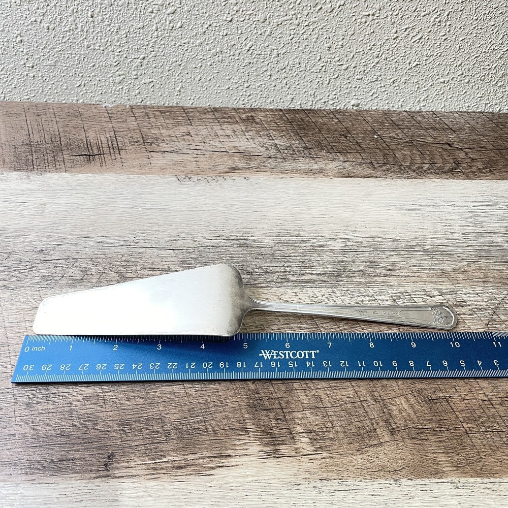 National Silver Co. NTS30 Pattern Wreath Silverplate Pie / Cake Server