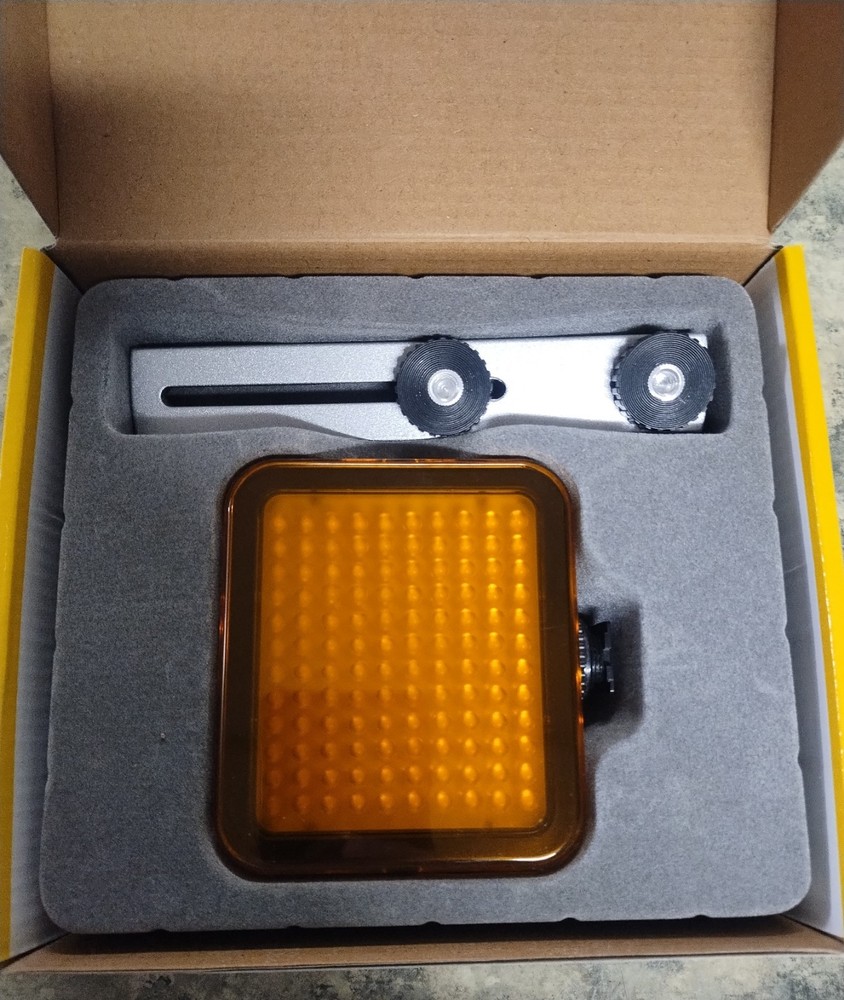 Promaster LED 120 Code 7200 Camera Camcorder Light