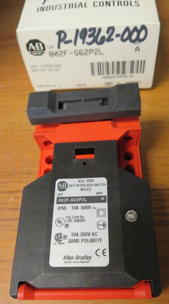 Allen-Bradley 802F-S62P2L Key Interlock Switch W/LED