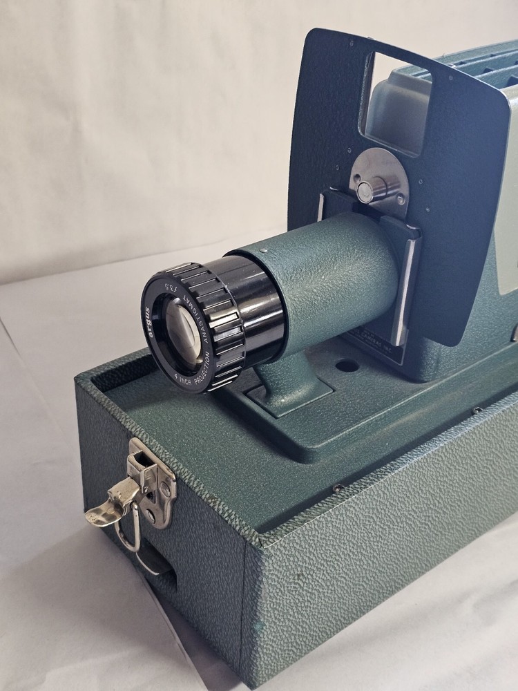 Vintage Argus 300 Slide Projector with Case - Working Condition Retro Display