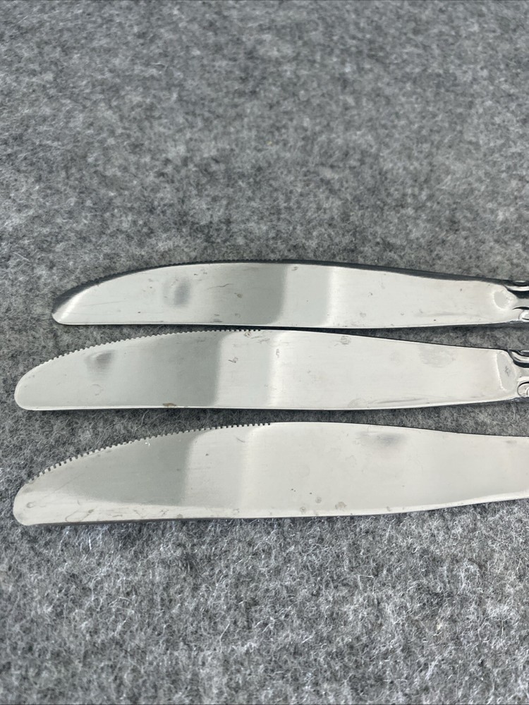 3 TOWLE/SUPREME CUTLERY STAINLESS FLATWARE, "PIERRE" PATTERN, DINNER KNIVES