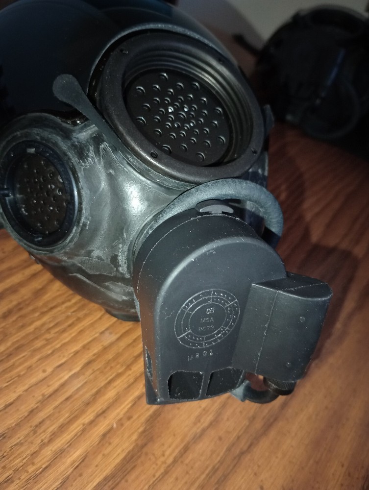 (ONE) MSA Face Gas Mask Riot Control Size Medium ( SURPLUS )