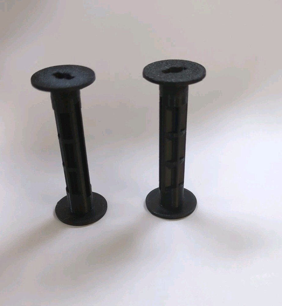 2 Empty Plastic 120 / 220 Film Spools for Medium Format Cameras