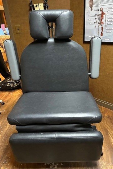 Medical Exam Table – Elevation + Adjustable Back/Leg Sections