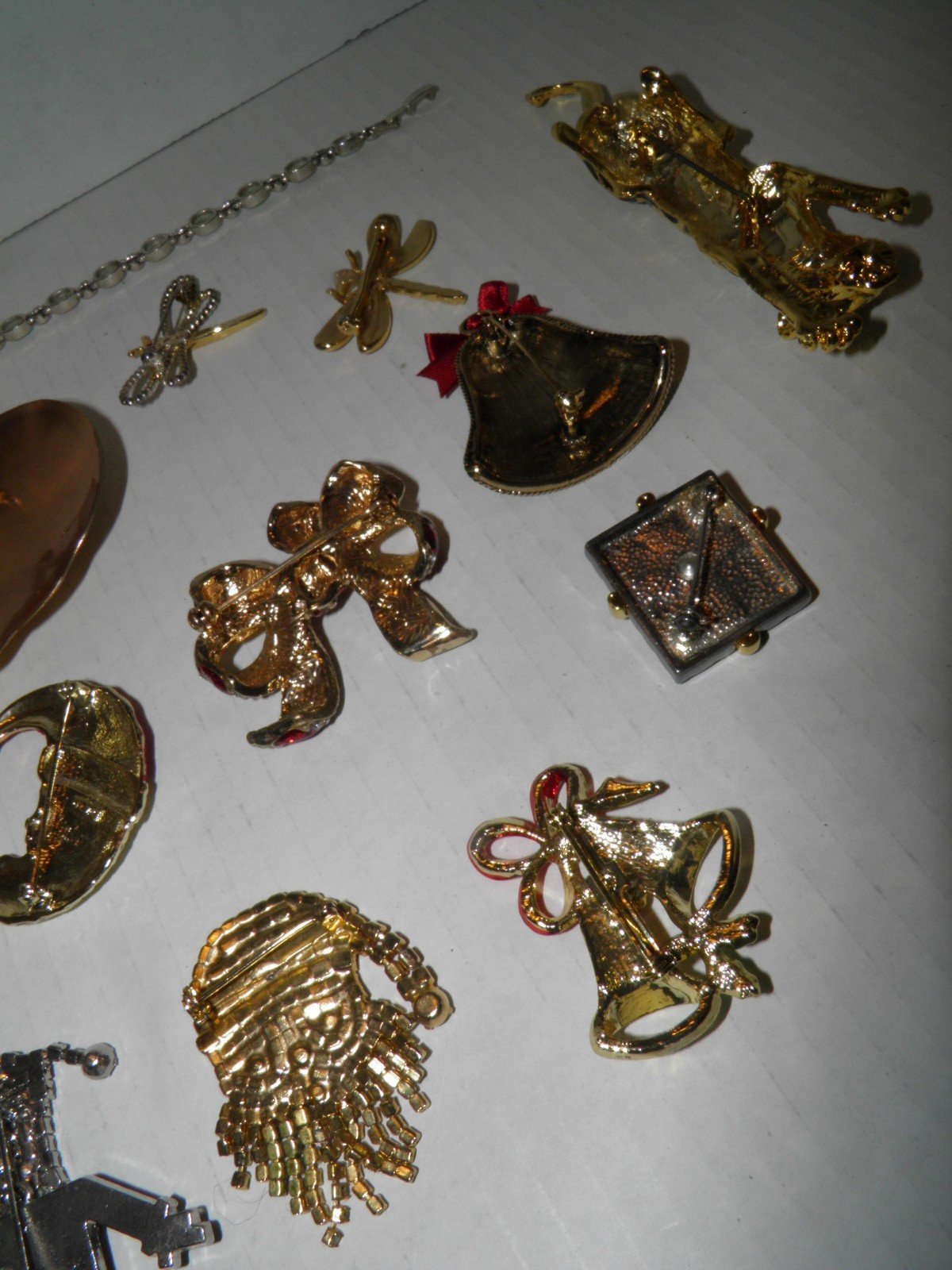 Jewelry Lot of 17 Items Christmas Wildlife Brooches Bracelets For Wear or Crafts