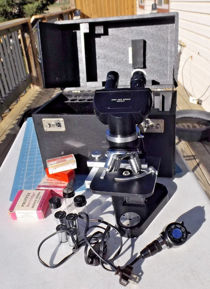 Used Ernst Leitz Wetzlar Microscope w/ case & lens & light