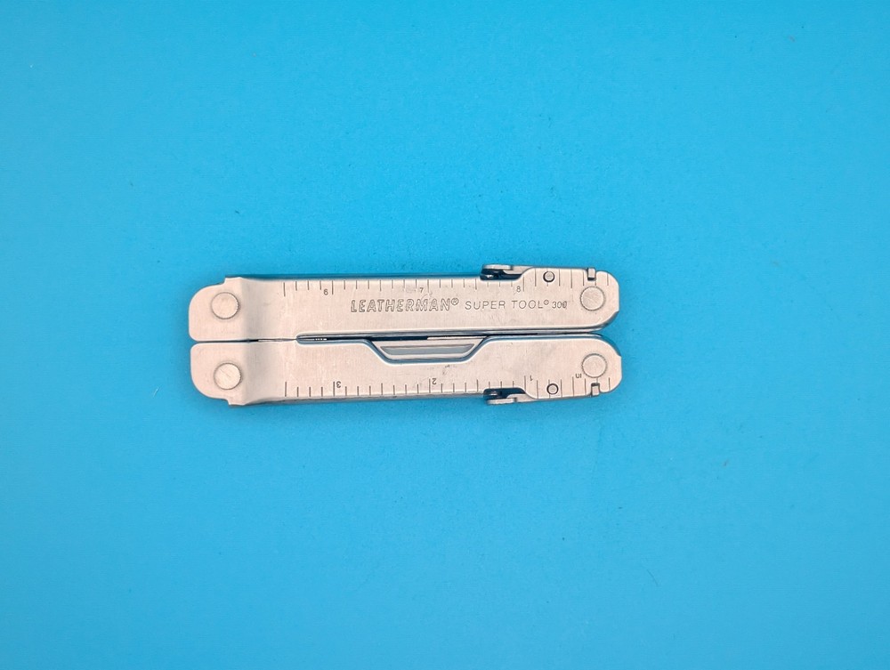 Leatherman Stainless Steel Super Tool 300 Multitool!