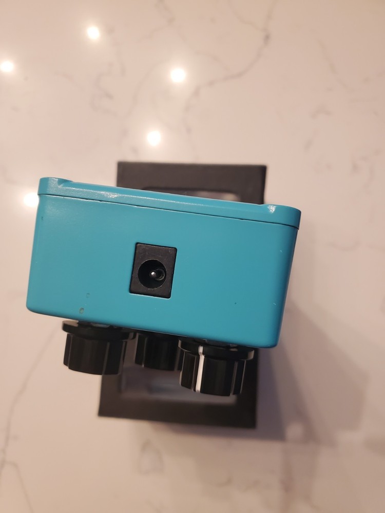 Rogue Analog Delay Guitar Effects Pedal