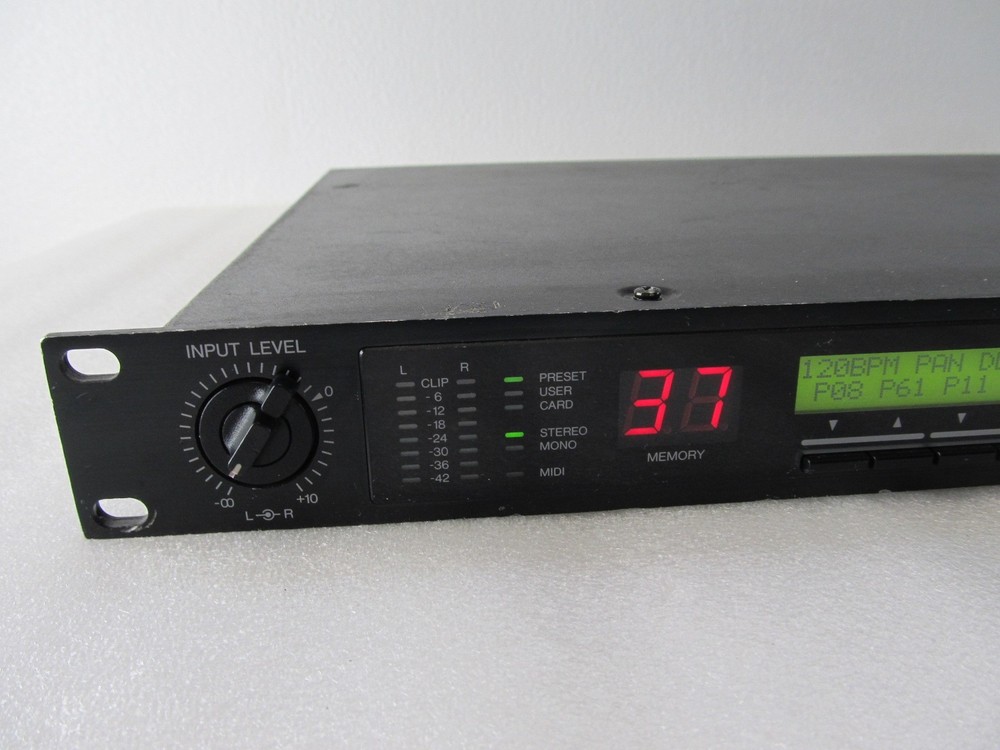 Yamaha SPX990 Professional Multi-Effect Processor Rack Mountable