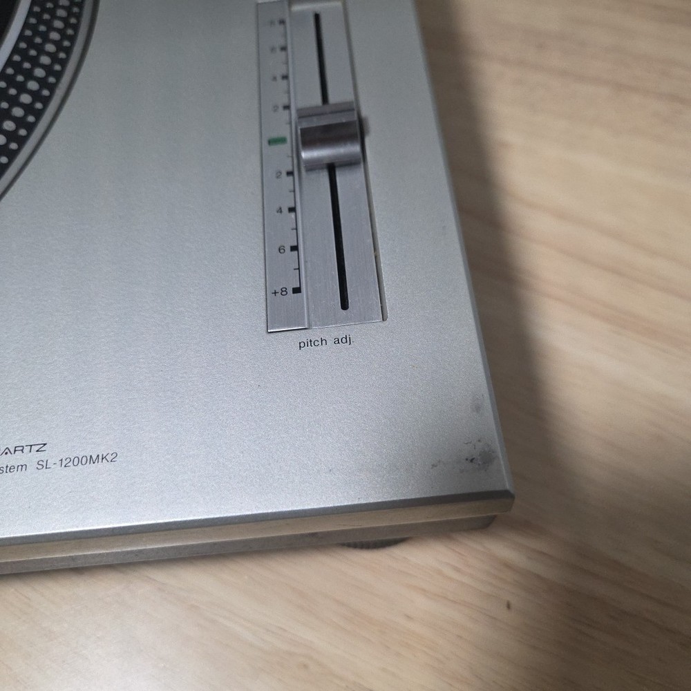 Technics SL-1200MK2 Direct Drive Turntable System +cover Working