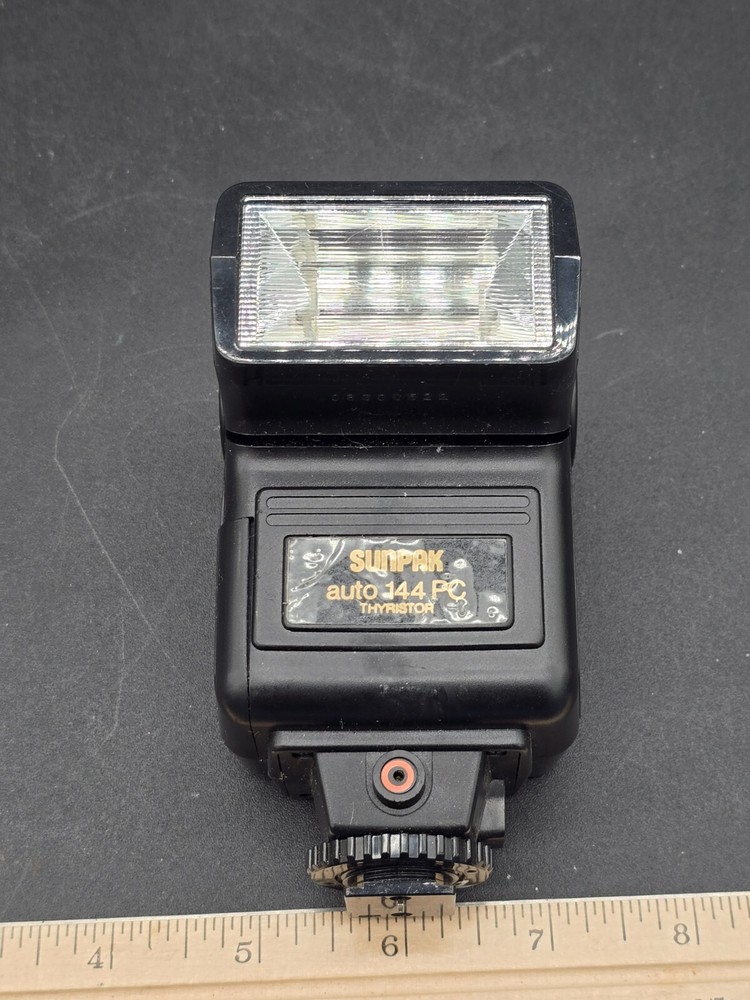 Sunpak Auto 144 PC Flash  (M5)