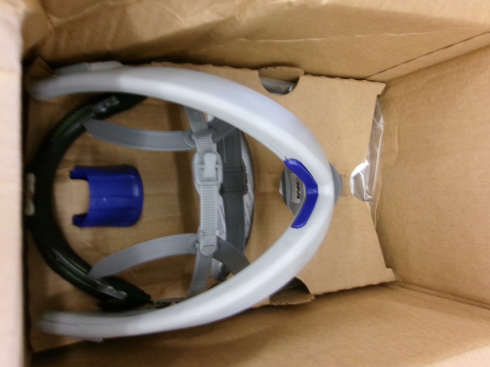 3M 70-0715-3328 Respirator