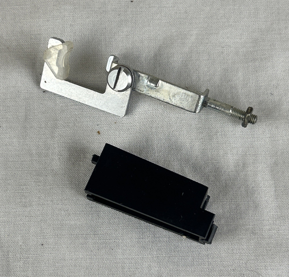 Dual 1019 Needle Arm Rest Lock Original