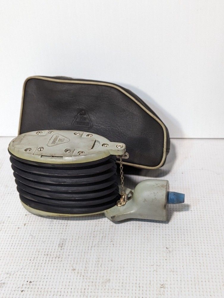 Drager gas detection test pump with case and analyzer tubes as pictured